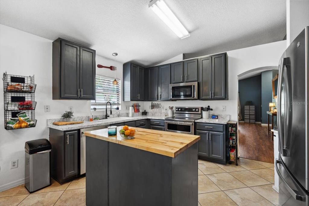 For Sale: $330,000 (4 beds, 2 baths, 1958 Square Feet)