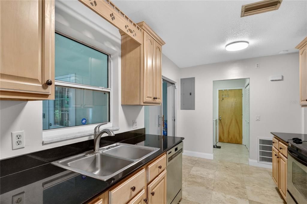 В аренду: $3,500 (3 спален, 2 ванн, 2181 Квадратных фут)