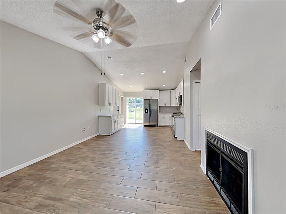 For Rent: $2,205 (3 beds, 2 baths, 1080 Square Feet)