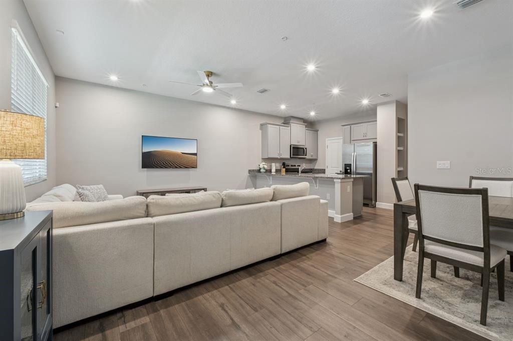 En Venta: $349,000 (3 camas, 2 baños, 1476 Pies cuadrados)