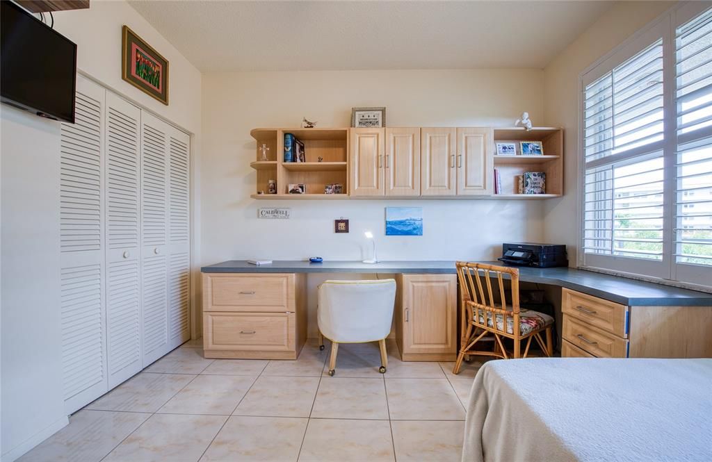 For Sale: $645,000 (2 beds, 2 baths, 1300 Square Feet)