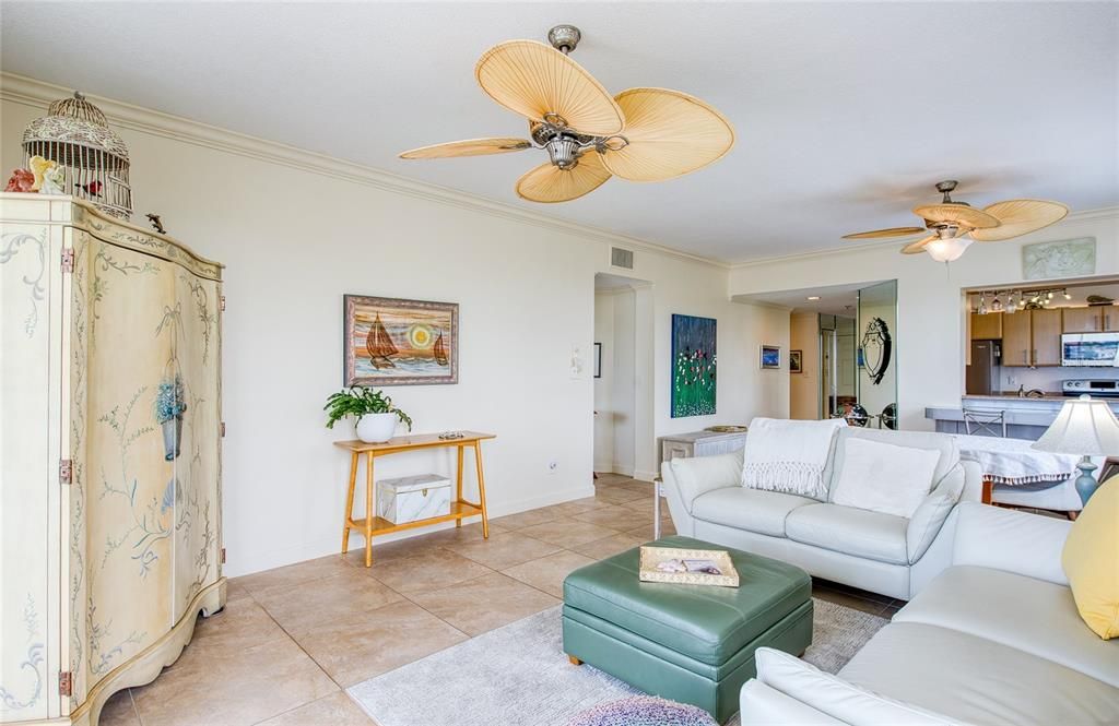 For Sale: $645,000 (2 beds, 2 baths, 1300 Square Feet)