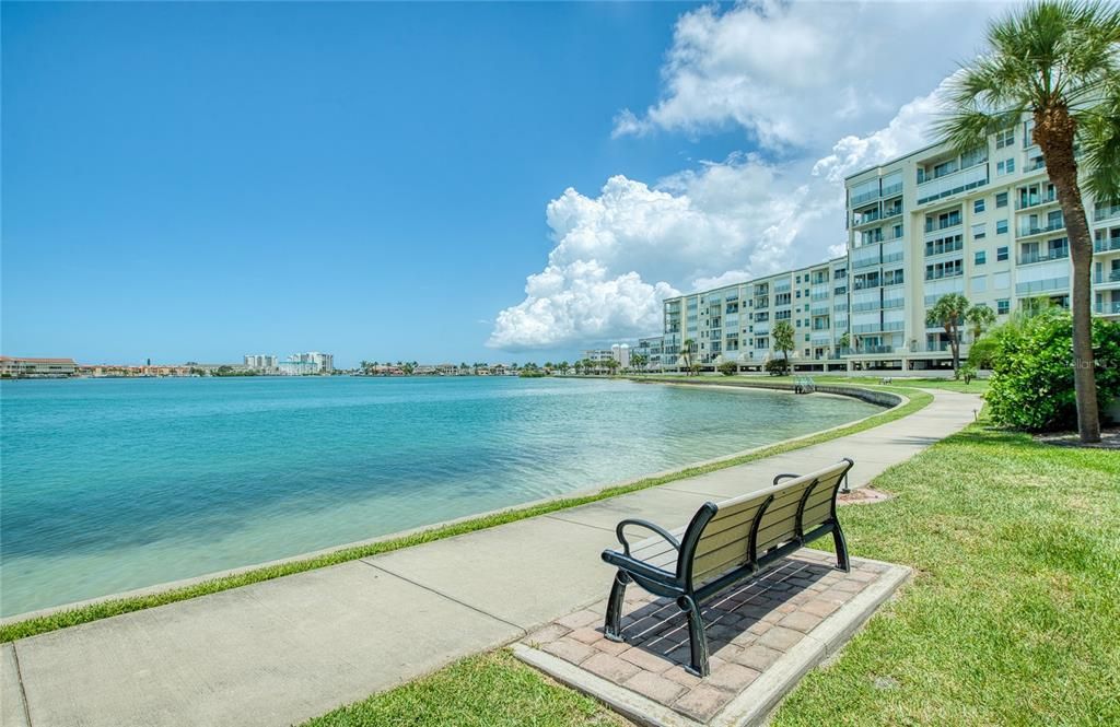 For Sale: $645,000 (2 beds, 2 baths, 1300 Square Feet)