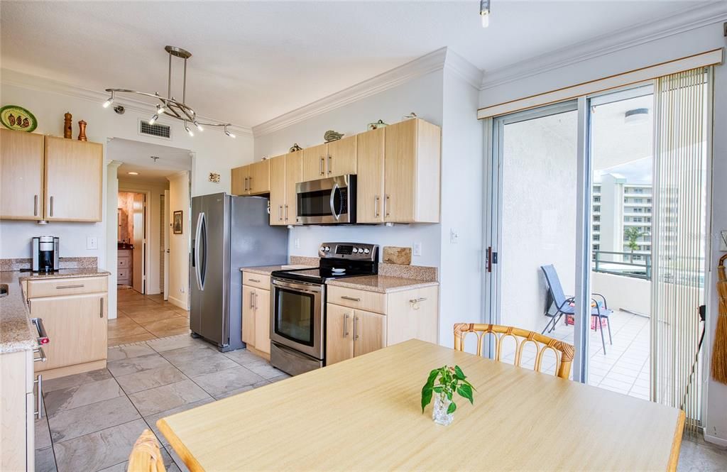 For Sale: $645,000 (2 beds, 2 baths, 1300 Square Feet)