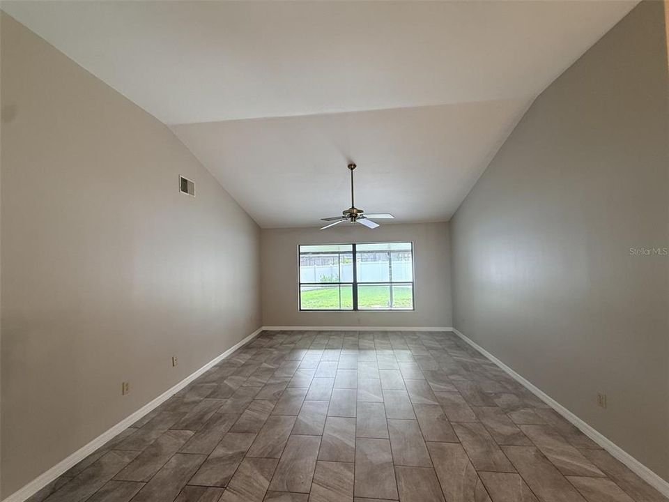 For Rent: $2,800 (3 beds, 2 baths, 1872 Square Feet)