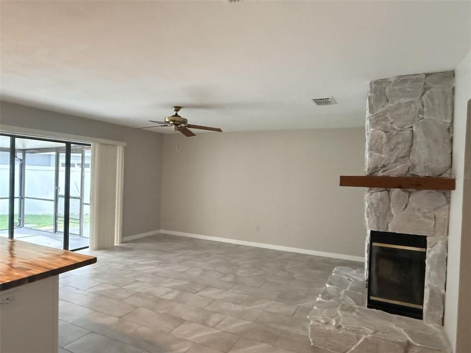 For Rent: $2,800 (3 beds, 2 baths, 1872 Square Feet)