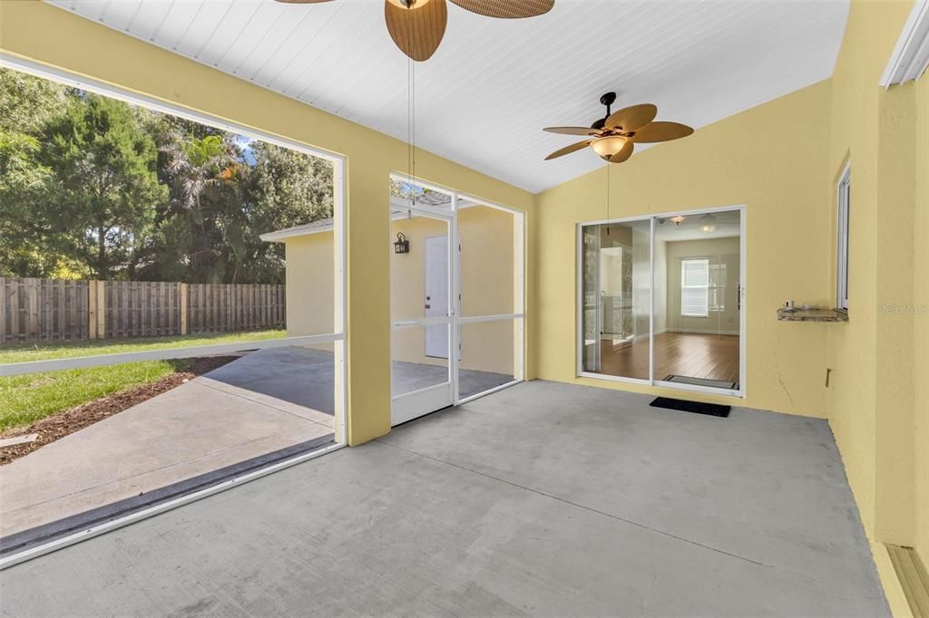 For Sale: $350,000 (3 beds, 2 baths, 1962 Square Feet)