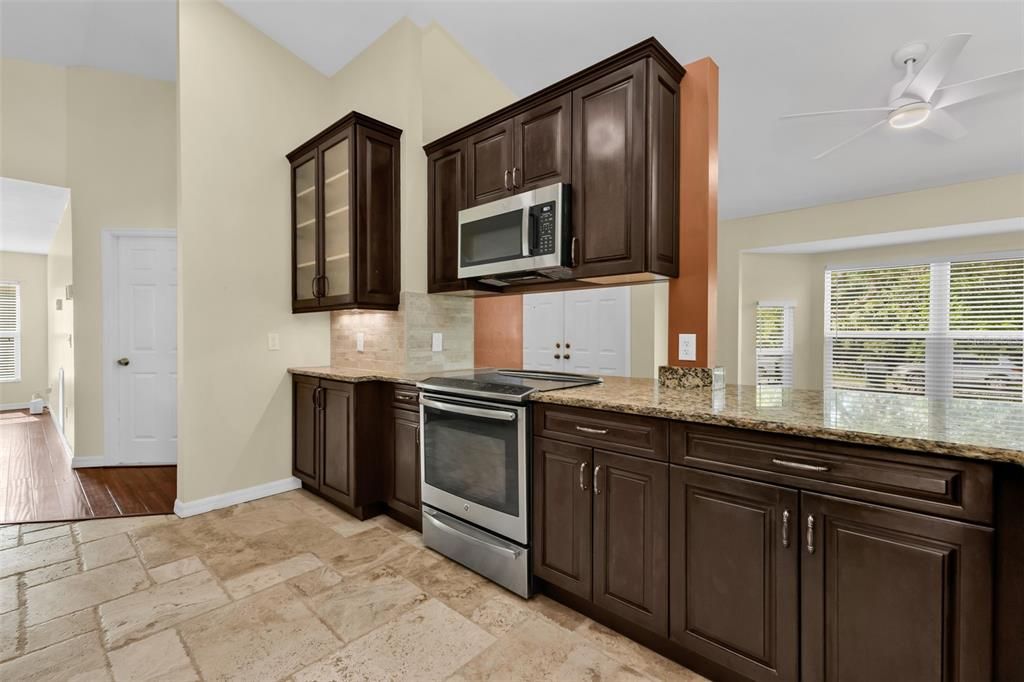 For Sale: $350,000 (3 beds, 2 baths, 1962 Square Feet)