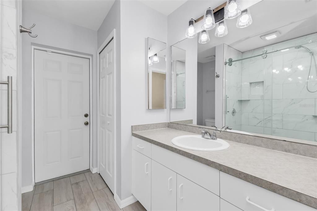 For Sale: $350,000 (3 beds, 2 baths, 1962 Square Feet)