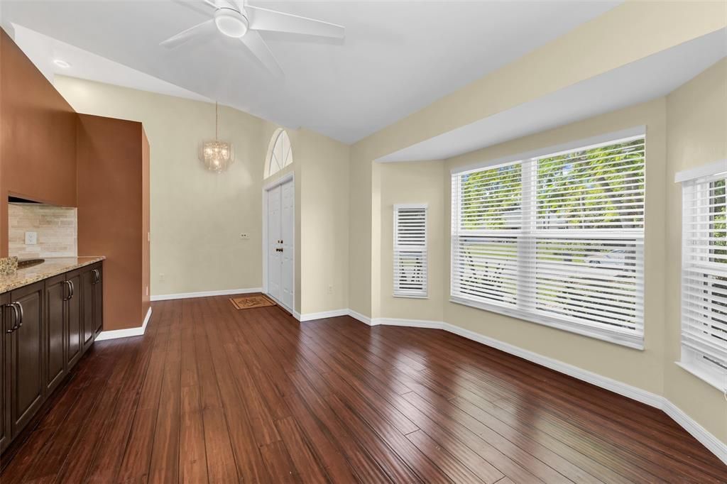 For Sale: $350,000 (3 beds, 2 baths, 1962 Square Feet)