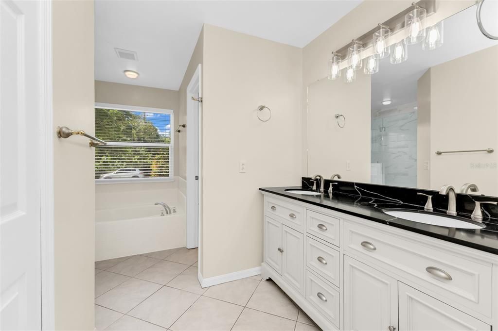 For Sale: $350,000 (3 beds, 2 baths, 1962 Square Feet)