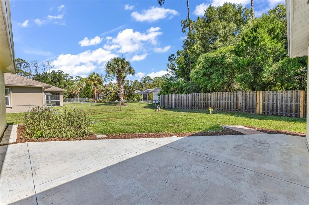 For Sale: $350,000 (3 beds, 2 baths, 1962 Square Feet)