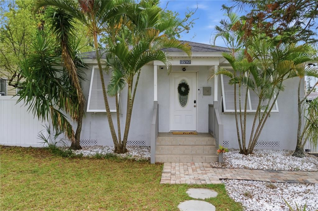 For Sale: $549,000 (3 beds, 3 baths, 1432 Square Feet)