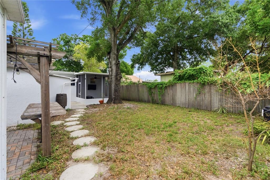 For Sale: $549,000 (3 beds, 3 baths, 1432 Square Feet)