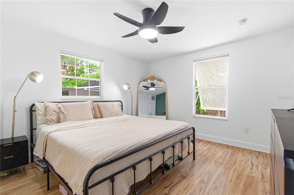 For Sale: $549,000 (3 beds, 3 baths, 1432 Square Feet)