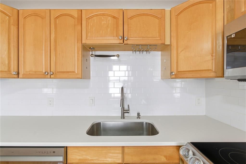 For Sale: $549,000 (3 beds, 3 baths, 1432 Square Feet)