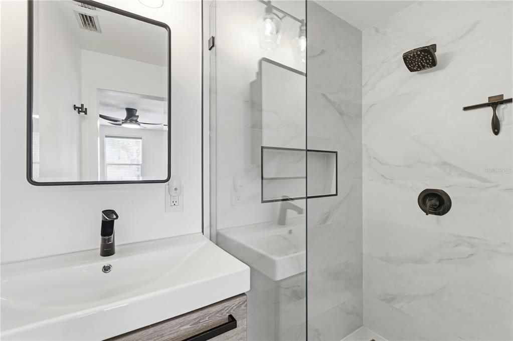 For Sale: $549,000 (3 beds, 3 baths, 1432 Square Feet)