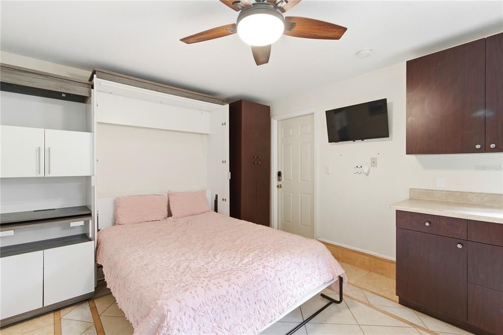 For Sale: $549,000 (3 beds, 3 baths, 1432 Square Feet)