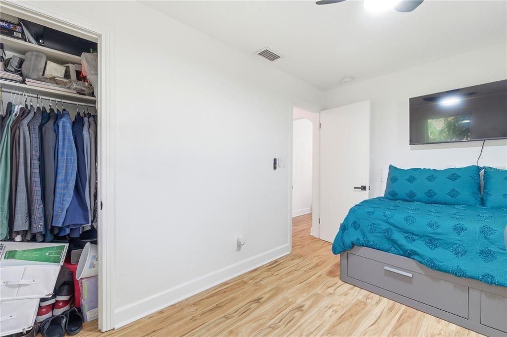 For Sale: $549,000 (3 beds, 3 baths, 1432 Square Feet)