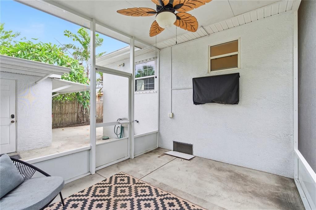 For Sale: $549,000 (3 beds, 3 baths, 1432 Square Feet)