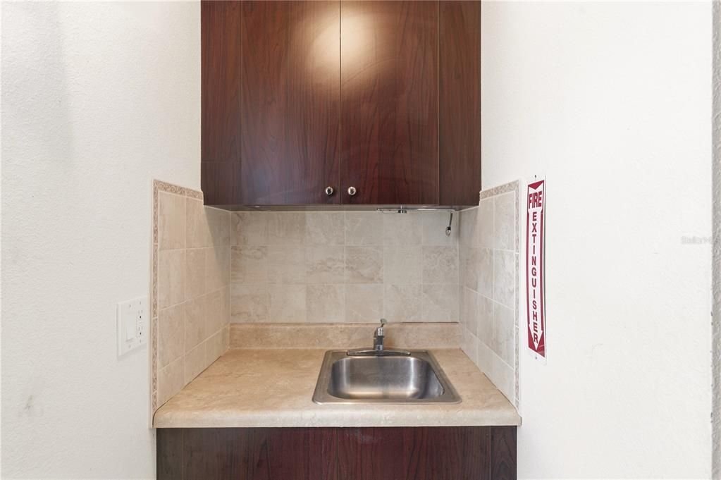 For Sale: $549,000 (3 beds, 3 baths, 1432 Square Feet)