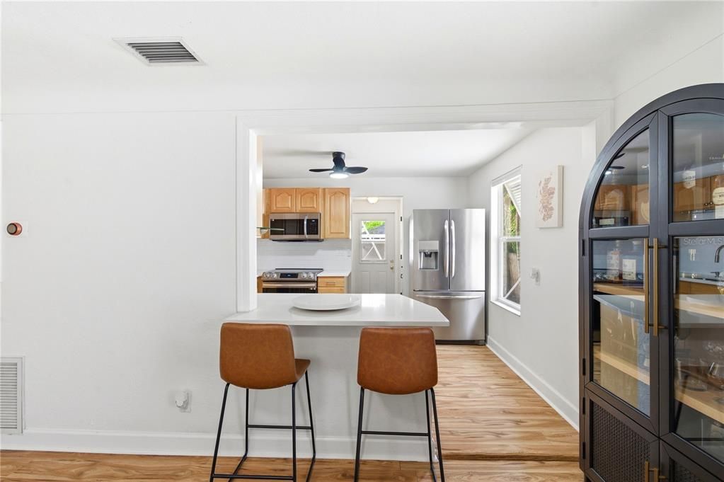 For Sale: $549,000 (3 beds, 3 baths, 1432 Square Feet)