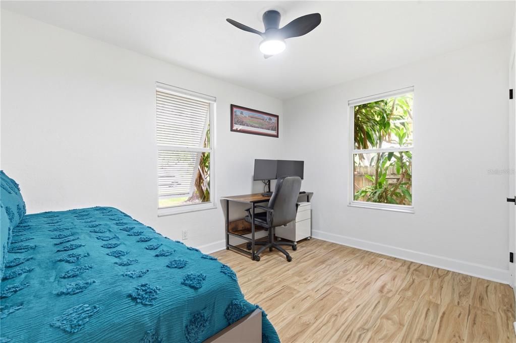 For Sale: $549,000 (3 beds, 3 baths, 1432 Square Feet)