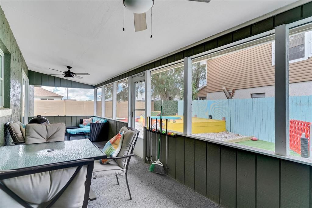 For Sale: $279,000 (4 beds, 2 baths, 1675 Square Feet)