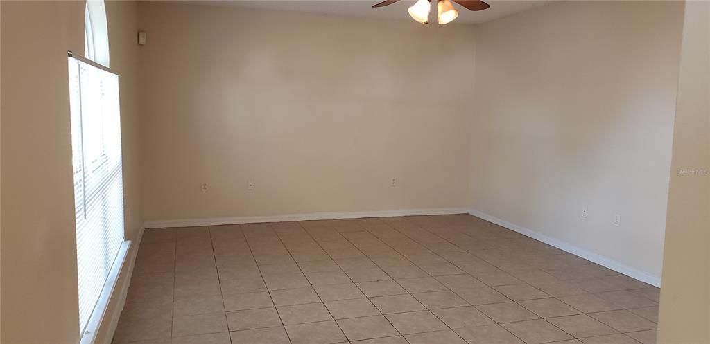 For Rent: $2,400 (4 beds, 2 baths, 2320 Square Feet)