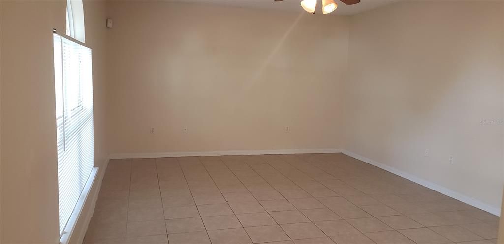 For Rent: $2,400 (4 beds, 2 baths, 2320 Square Feet)