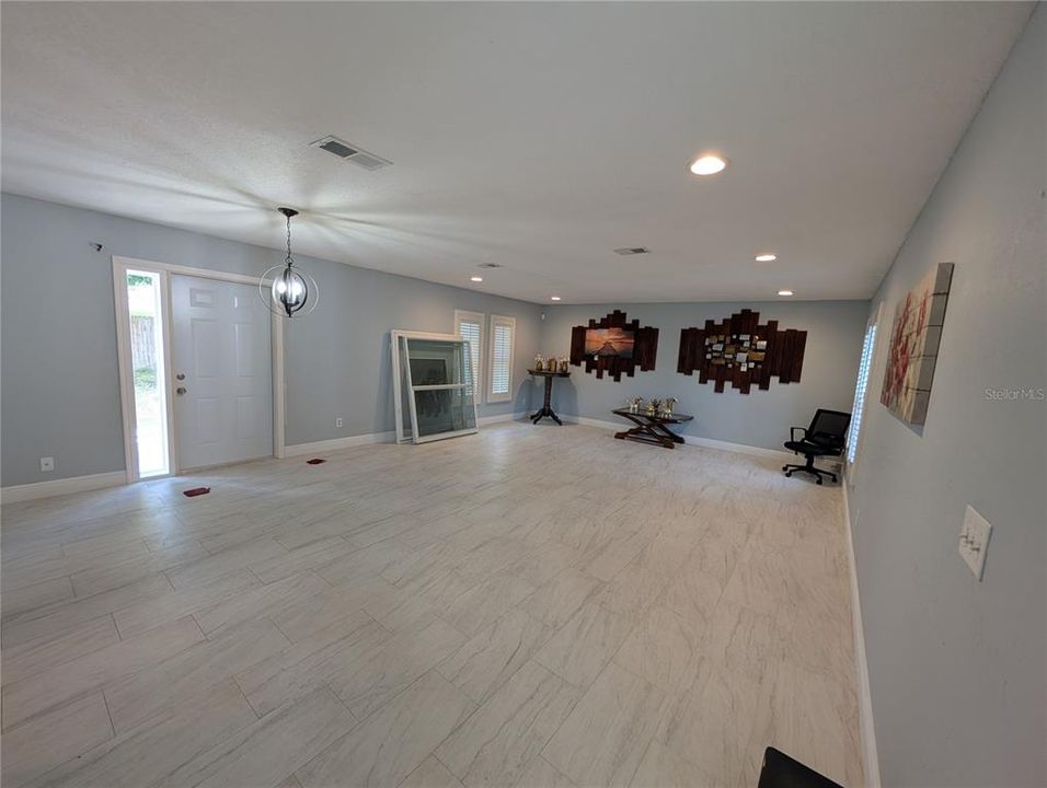 For Rent: $3,500 (3 beds, 3 baths, 1800 Square Feet)
