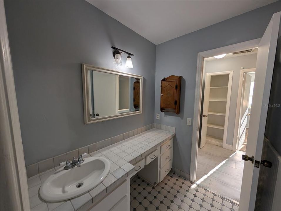 For Rent: $3,500 (3 beds, 3 baths, 1800 Square Feet)