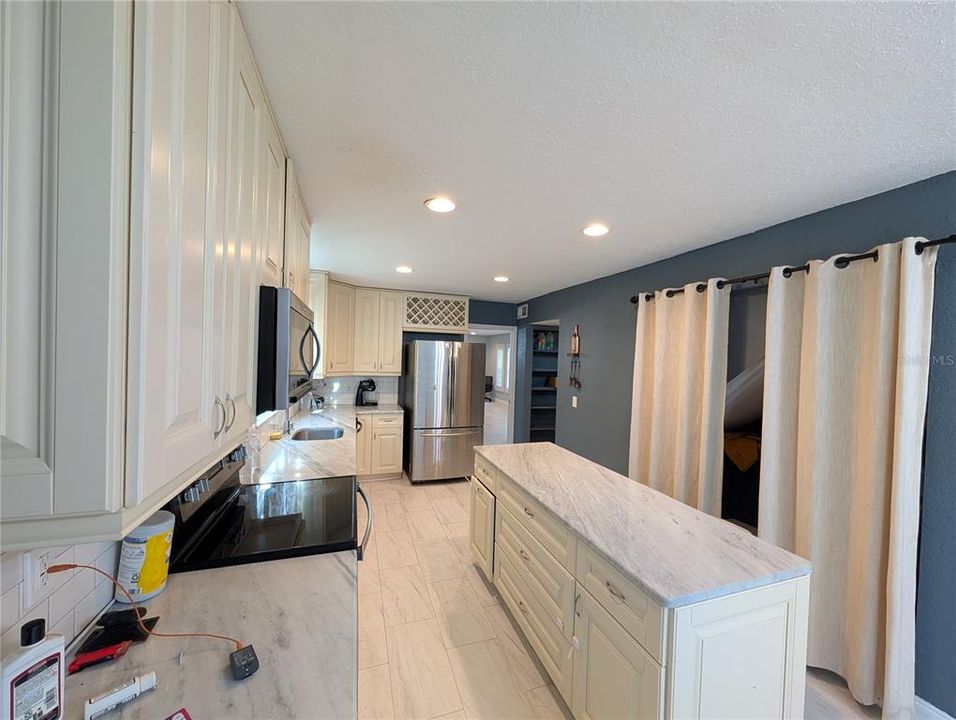 For Rent: $3,500 (3 beds, 3 baths, 1800 Square Feet)