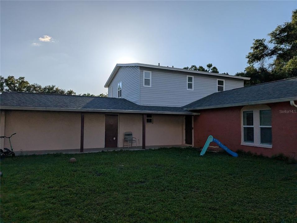 For Rent: $3,500 (3 beds, 3 baths, 1800 Square Feet)