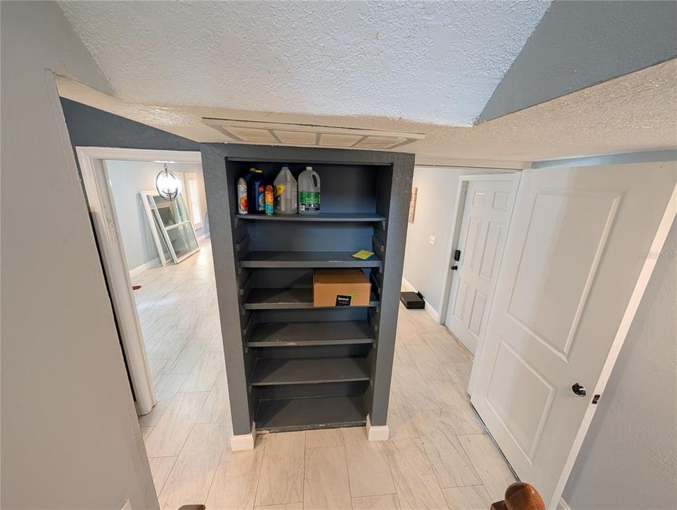 For Rent: $3,500 (3 beds, 3 baths, 1800 Square Feet)