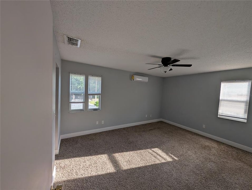 For Rent: $3,500 (3 beds, 3 baths, 1800 Square Feet)