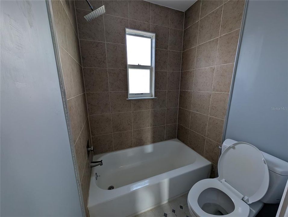 For Rent: $3,500 (3 beds, 3 baths, 1800 Square Feet)