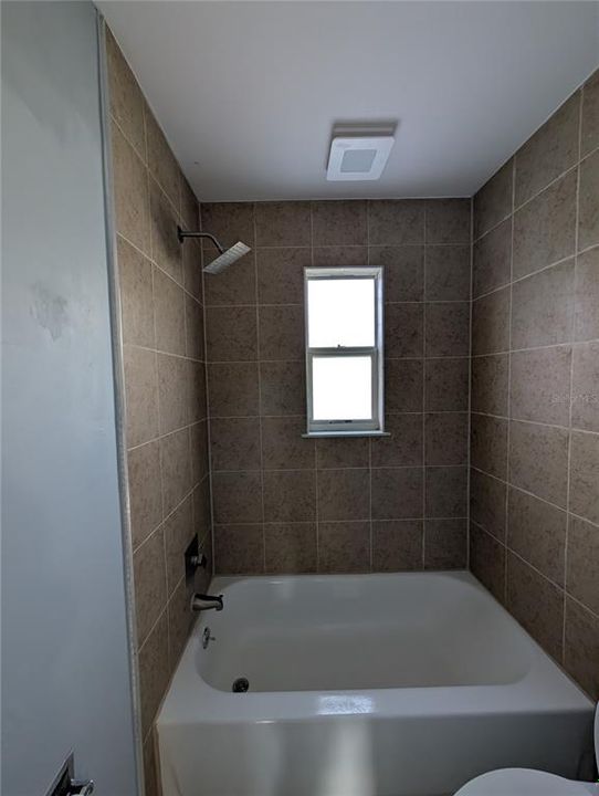For Rent: $3,500 (3 beds, 3 baths, 1800 Square Feet)
