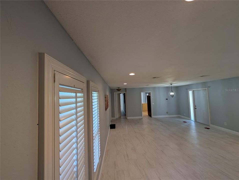 For Rent: $3,500 (3 beds, 3 baths, 1800 Square Feet)