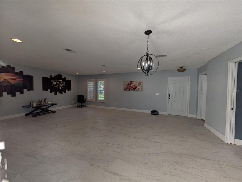 For Rent: $3,500 (3 beds, 3 baths, 1800 Square Feet)