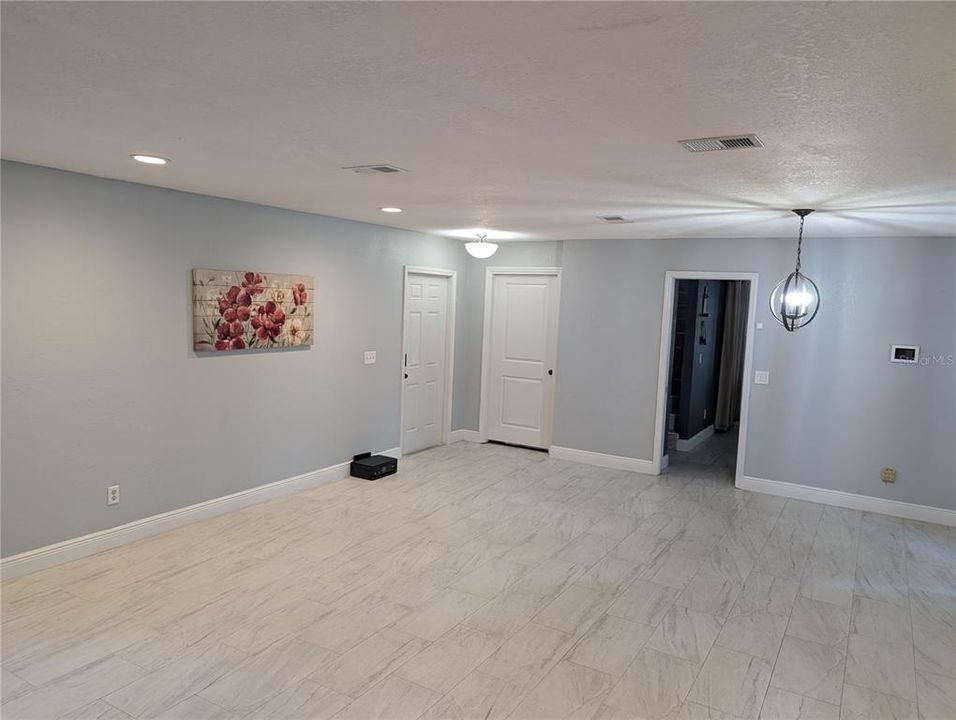 For Rent: $3,500 (3 beds, 3 baths, 1800 Square Feet)