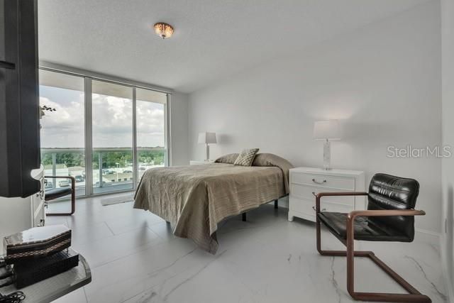 En Venta: $549,000 (3 camas, 3 baños, 2079 Pies cuadrados)