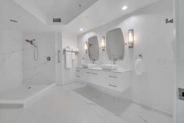 En Venta: $549,000 (3 camas, 3 baños, 2079 Pies cuadrados)
