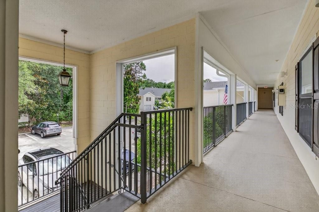 For Sale: $275,000 (2 beds, 2 baths, 1272 Square Feet)