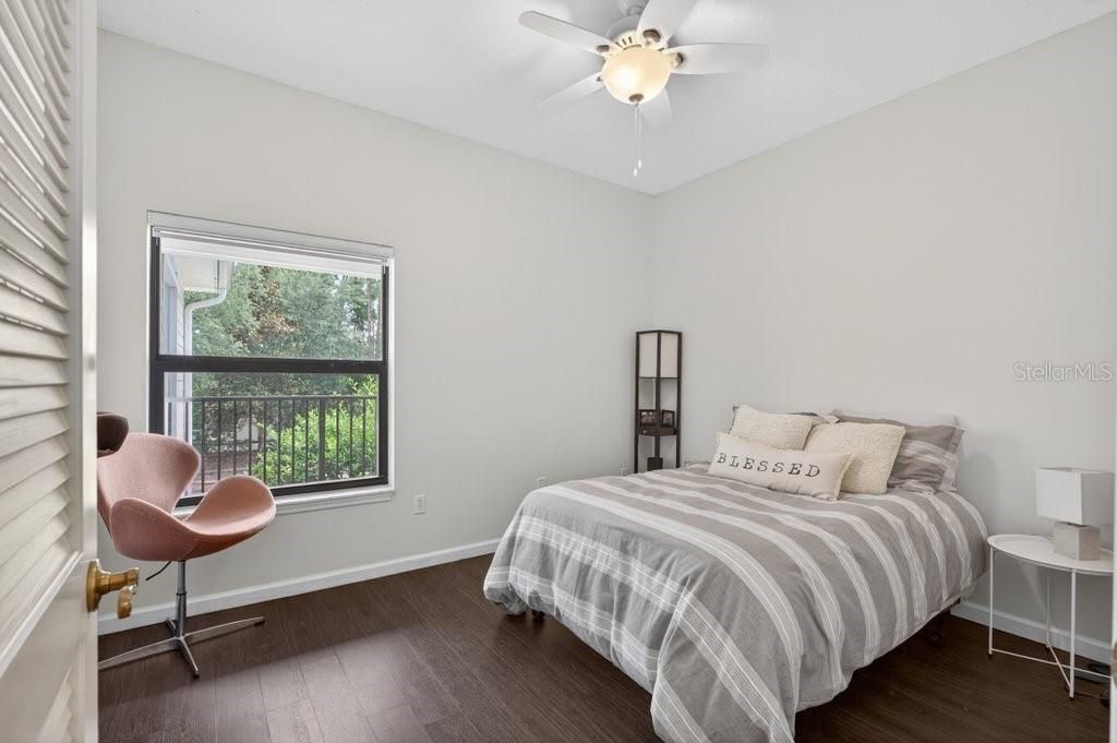 For Sale: $275,000 (2 beds, 2 baths, 1272 Square Feet)