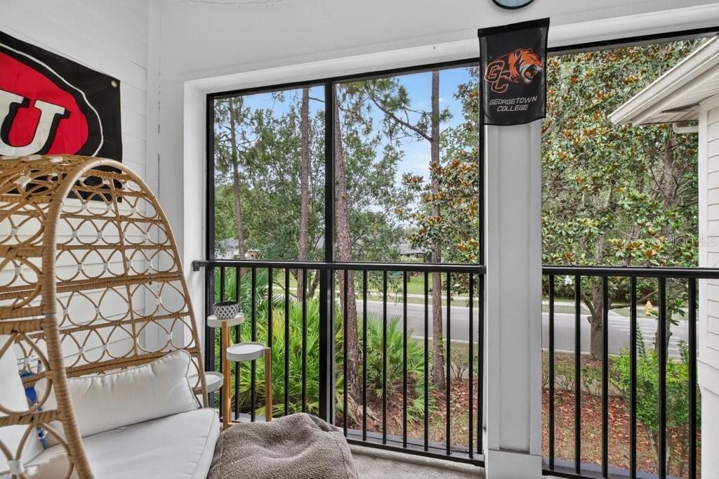 For Sale: $275,000 (2 beds, 2 baths, 1272 Square Feet)