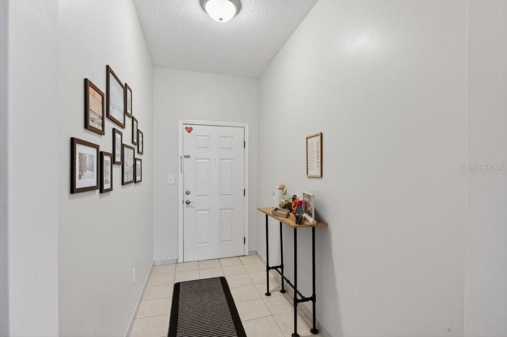 For Sale: $275,000 (2 beds, 2 baths, 1272 Square Feet)