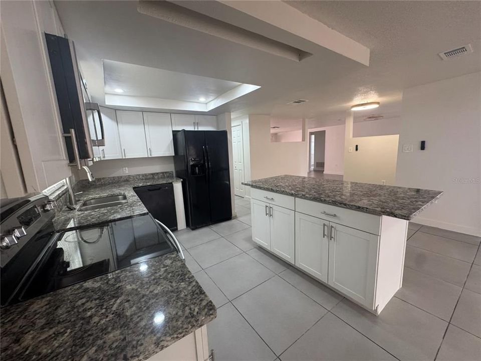 В аренду: $1,550 (2 спален, 2 ванн, 1389 Квадратных фут)