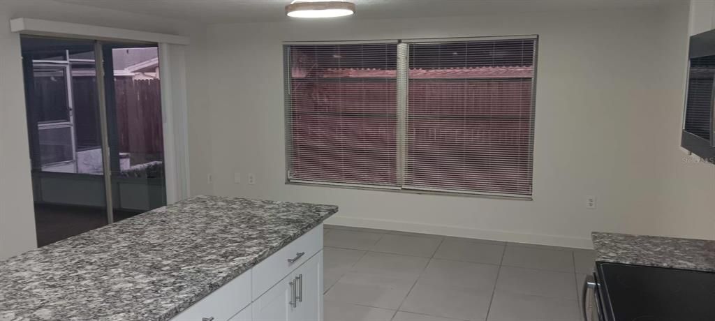 В аренду: $1,550 (2 спален, 2 ванн, 1389 Квадратных фут)