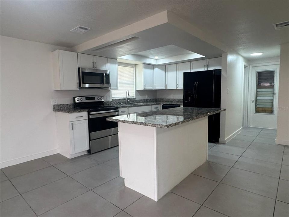 В аренду: $1,550 (2 спален, 2 ванн, 1389 Квадратных фут)